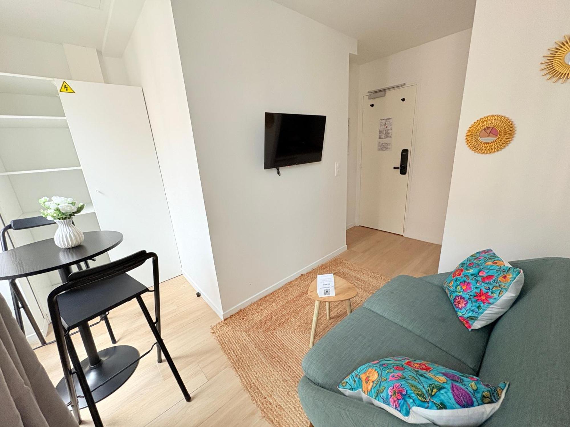 Moret Art Flats Trendy East *