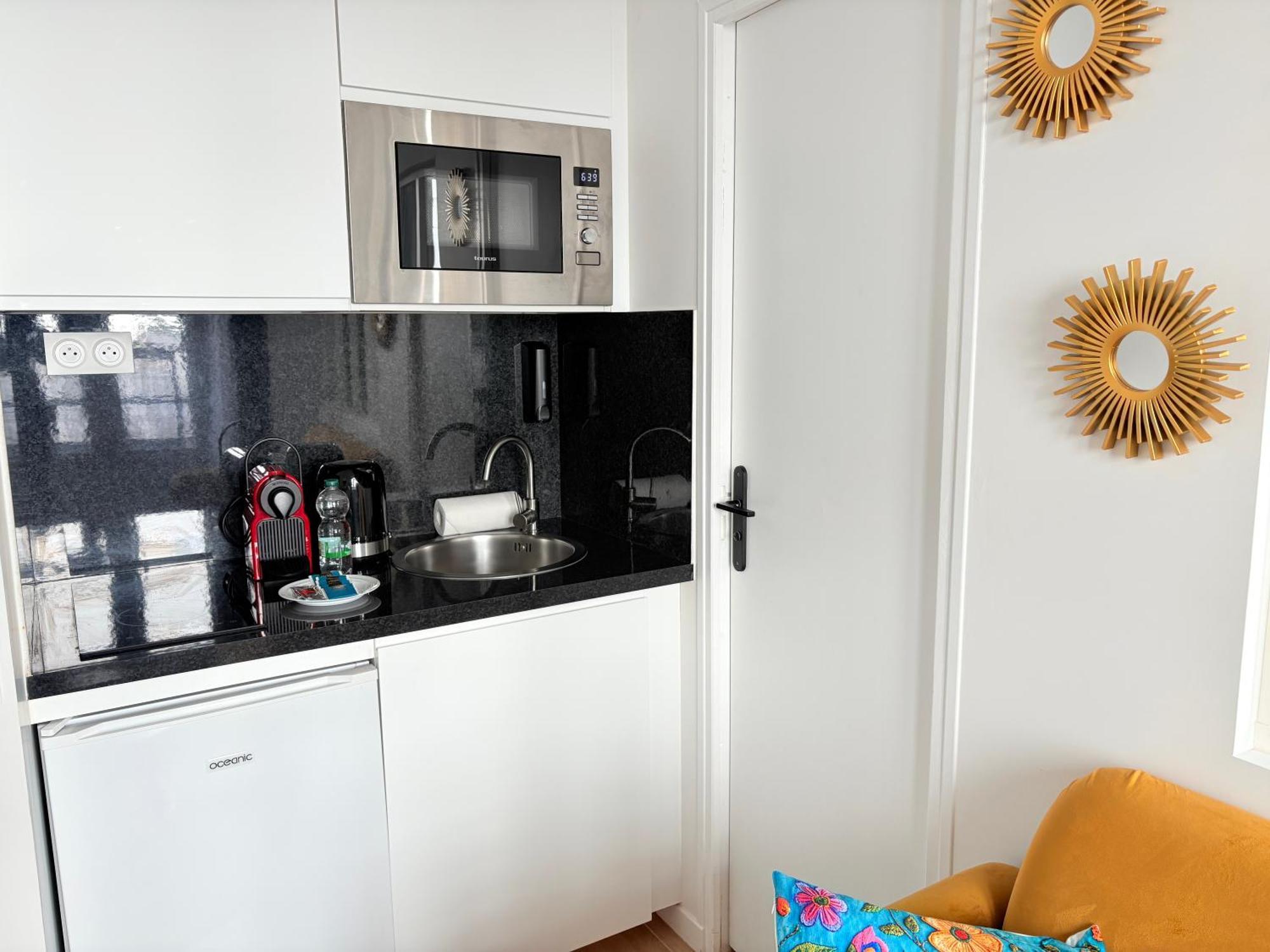 Moret Art Flats Trendy East