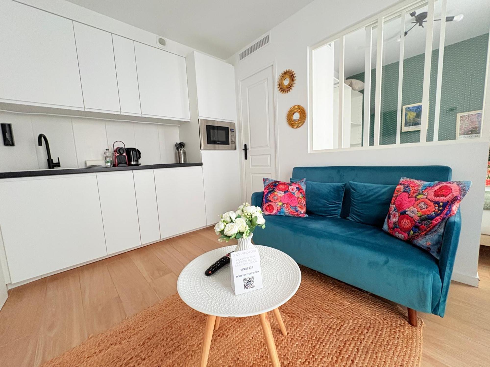 Moret Art Flats Trendy East